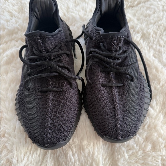 Adidas Yeezy Boost 350 V2 “Onyx” - Picture 5 of 5
